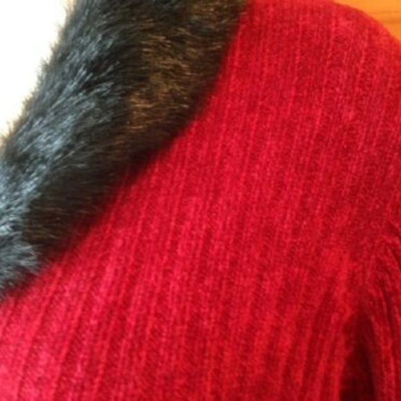 Valerie Stevens BURGUNDY chenille sweater BLACK FUR removable collar * PM or M * - Picture 3 of 6